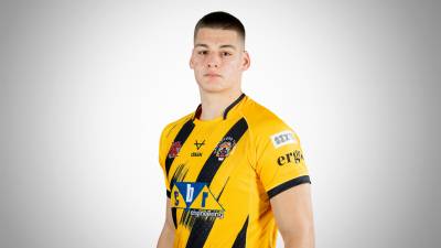 Castleford Tigers front-rower joins on loan
